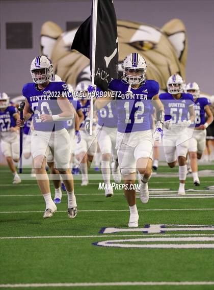 Thumbnail 3 in Gunter vs. Holliday (UIL 3A Quarterfinals) photogallery.