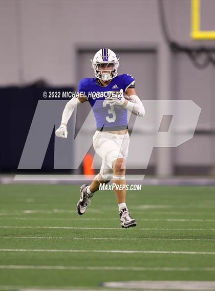 Thumbnail 2 in Gunter vs. Holliday (UIL 3A Quarterfinals) photogallery.