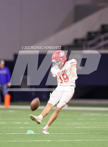 Thumbnail 1 in Gunter vs. Holliday (UIL 3A Quarterfinals) photogallery.
