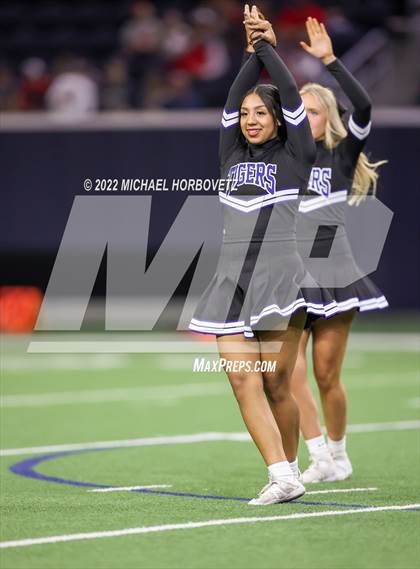 Thumbnail 1 in Gunter vs. Holliday (UIL 3A Quarterfinals) photogallery.