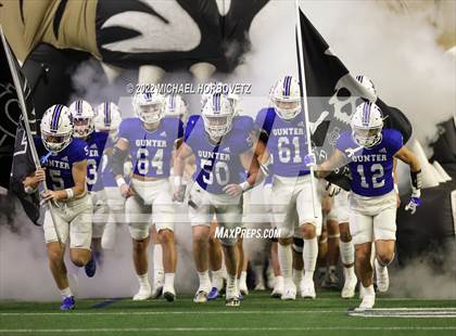 Thumbnail 3 in Gunter vs. Holliday (UIL 3A Quarterfinals) photogallery.