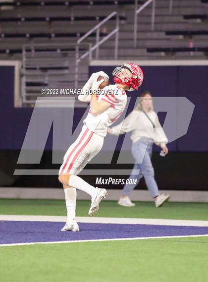 Thumbnail 2 in Gunter vs. Holliday (UIL 3A Quarterfinals) photogallery.