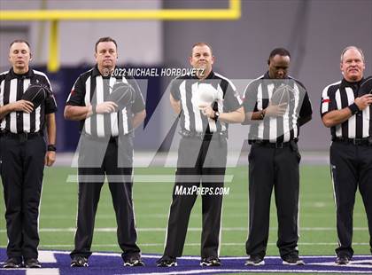 Thumbnail 1 in Gunter vs. Holliday (UIL 3A Quarterfinals) photogallery.