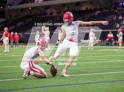Thumbnail 2 in Gunter vs. Holliday (UIL 3A Quarterfinals) photogallery.