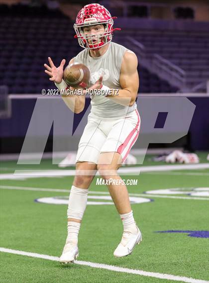Thumbnail 1 in Gunter vs. Holliday (UIL 3A Quarterfinals) photogallery.