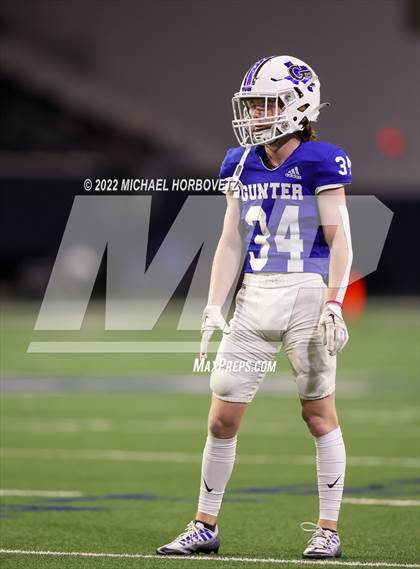 Thumbnail 3 in Gunter vs. Holliday (UIL 3A Quarterfinals) photogallery.