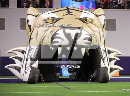 Thumbnail 2 in Gunter vs. Holliday (UIL 3A Quarterfinals) photogallery.