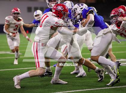 Thumbnail 2 in Gunter vs. Holliday (UIL 3A Quarterfinals) photogallery.