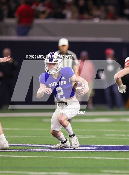 Thumbnail 3 in Gunter vs. Holliday (UIL 3A Quarterfinals) photogallery.