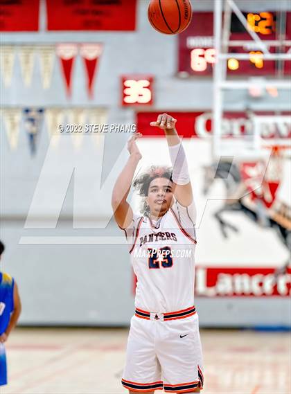 Thumbnail 2 in Wood vs. Fortune Early College (Cordova Christmas Classic) photogallery.
