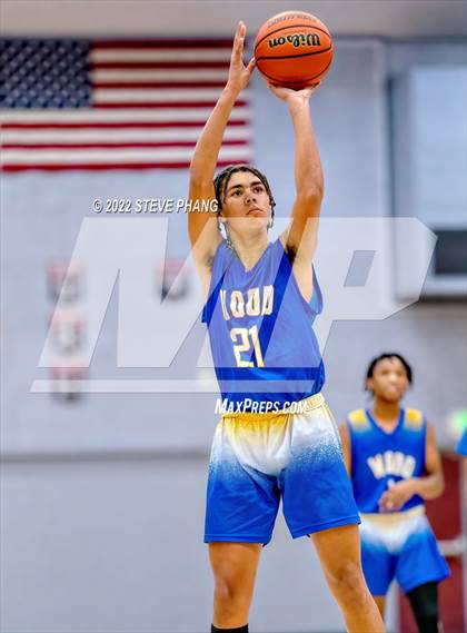 Thumbnail 3 in Wood vs. Fortune Early College (Cordova Christmas Classic) photogallery.