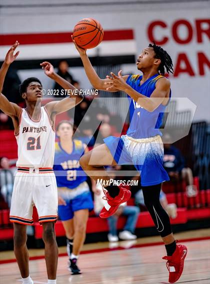 Thumbnail 2 in Wood vs. Fortune Early College (Cordova Christmas Classic) photogallery.