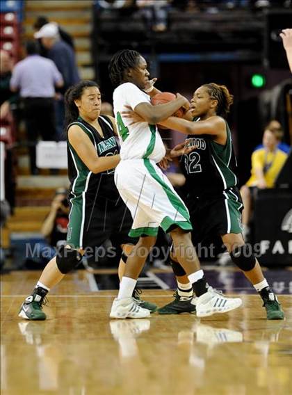 Thumbnail 3 in St. Mary's vs. Inglewood (CIF State D3 Final) photogallery.