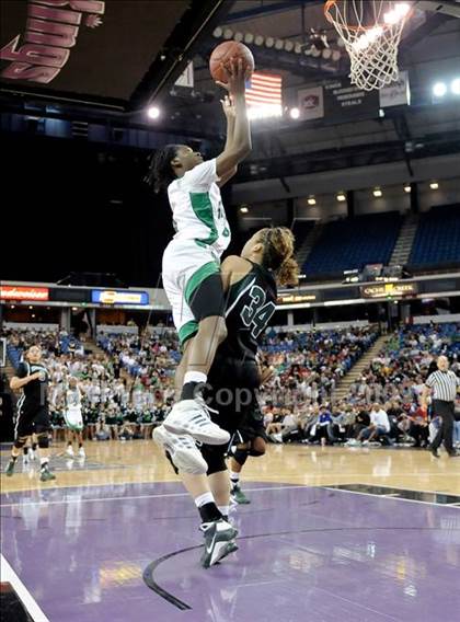 Thumbnail 3 in St. Mary's vs. Inglewood (CIF State D3 Final) photogallery.