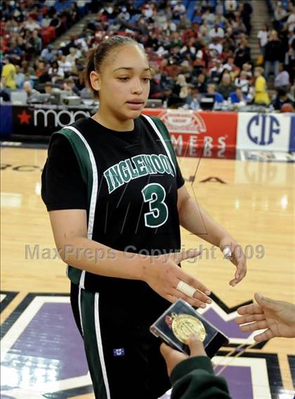 Thumbnail 1 in St. Mary's vs. Inglewood (CIF State D3 Final) photogallery.