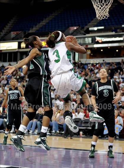 Thumbnail 3 in St. Mary's vs. Inglewood (CIF State D3 Final) photogallery.