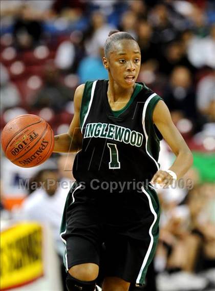 Thumbnail 1 in St. Mary's vs. Inglewood (CIF State D3 Final) photogallery.