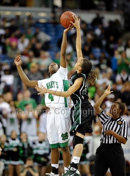 Thumbnail 2 in St. Mary's vs. Inglewood (CIF State D3 Final) photogallery.