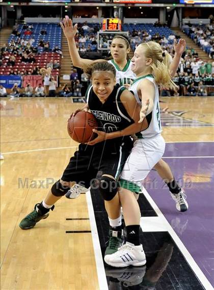 Thumbnail 1 in St. Mary's vs. Inglewood (CIF State D3 Final) photogallery.