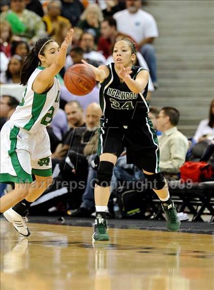 Thumbnail 3 in St. Mary's vs. Inglewood (CIF State D3 Final) photogallery.