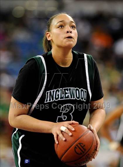 Thumbnail 2 in St. Mary's vs. Inglewood (CIF State D3 Final) photogallery.