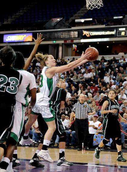 Thumbnail 3 in St. Mary's vs. Inglewood (CIF State D3 Final) photogallery.