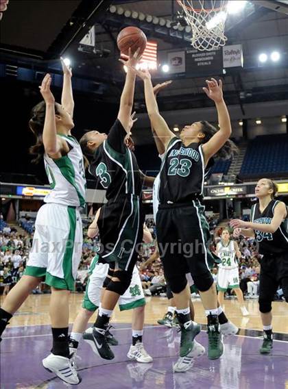 Thumbnail 2 in St. Mary's vs. Inglewood (CIF State D3 Final) photogallery.