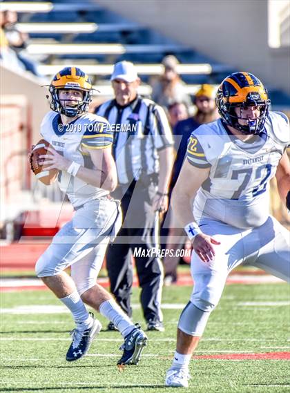 Thumbnail 2 in Northwest vs. Mill Valley (KSHSAA 5A Final) photogallery.