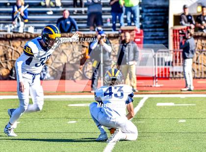 Thumbnail 2 in Northwest vs. Mill Valley (KSHSAA 5A Final) photogallery.
