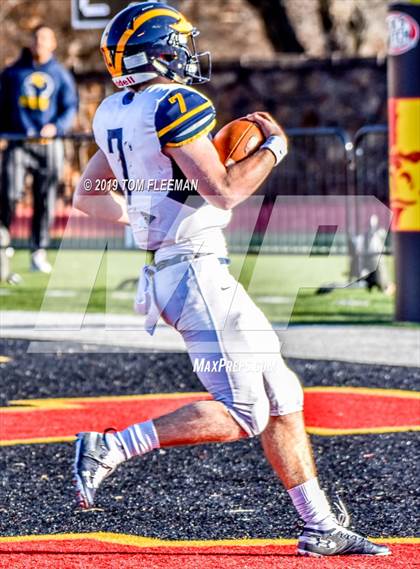 Thumbnail 3 in Northwest vs. Mill Valley (KSHSAA 5A Final) photogallery.