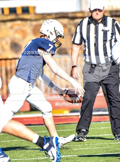Thumbnail 3 in Northwest vs. Mill Valley (KSHSAA 5A Final) photogallery.