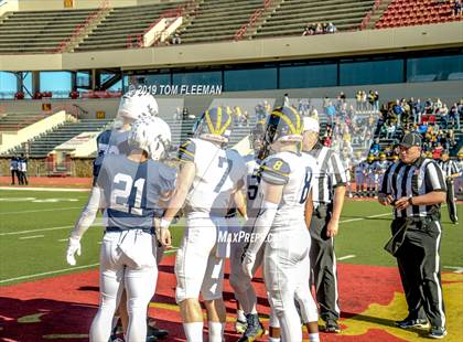 Thumbnail 3 in Northwest vs. Mill Valley (KSHSAA 5A Final) photogallery.