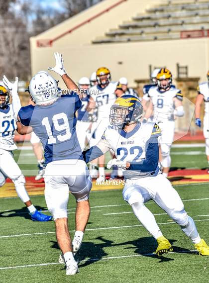 Thumbnail 2 in Northwest vs. Mill Valley (KSHSAA 5A Final) photogallery.