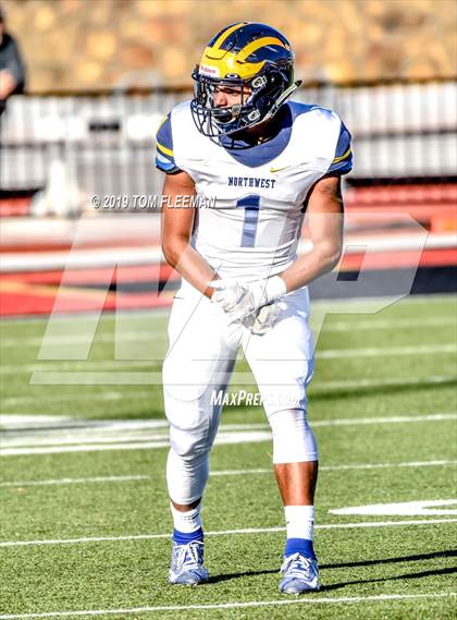 Thumbnail 3 in Northwest vs. Mill Valley (KSHSAA 5A Final) photogallery.