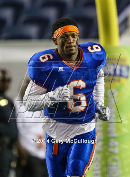 Thumbnail 3 in Bolles vs. Washington (FHSAA 4A Final) photogallery.