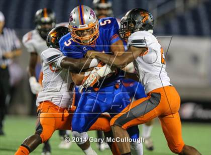 Thumbnail 2 in Bolles vs. Washington (FHSAA 4A Final) photogallery.