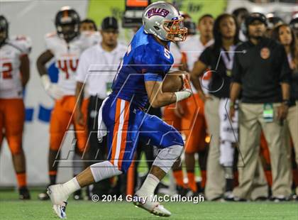 Thumbnail 2 in Bolles vs. Washington (FHSAA 4A Final) photogallery.