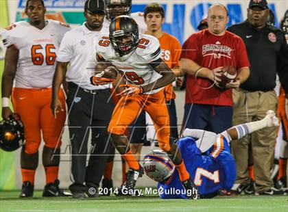 Thumbnail 2 in Bolles vs. Washington (FHSAA 4A Final) photogallery.