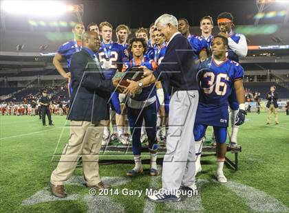 Thumbnail 2 in Bolles vs. Washington (FHSAA 4A Final) photogallery.