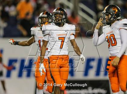 Thumbnail 2 in Bolles vs. Washington (FHSAA 4A Final) photogallery.