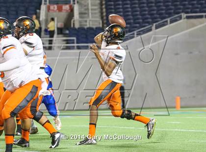 Thumbnail 2 in Bolles vs. Washington (FHSAA 4A Final) photogallery.