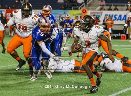 Thumbnail 2 in Bolles vs. Washington (FHSAA 4A Final) photogallery.