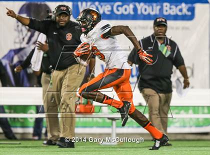 Thumbnail 2 in Bolles vs. Washington (FHSAA 4A Final) photogallery.