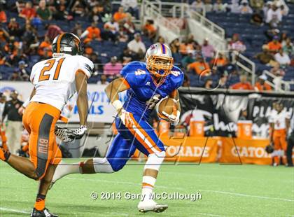 Thumbnail 2 in Bolles vs. Washington (FHSAA 4A Final) photogallery.