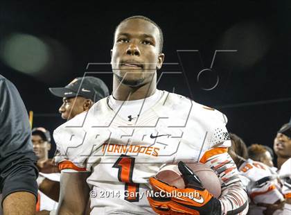 Thumbnail 2 in Bolles vs. Washington (FHSAA 4A Final) photogallery.