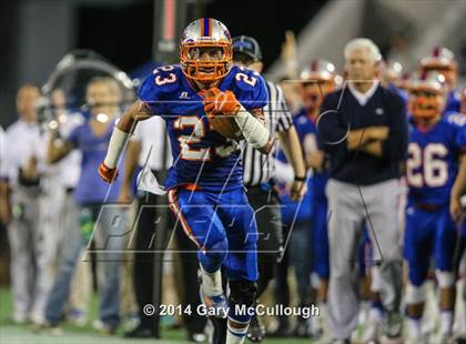 Thumbnail 2 in Bolles vs. Washington (FHSAA 4A Final) photogallery.