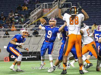 Thumbnail 2 in Bolles vs. Washington (FHSAA 4A Final) photogallery.