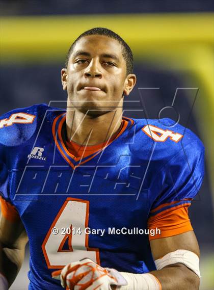 Thumbnail 2 in Bolles vs. Washington (FHSAA 4A Final) photogallery.