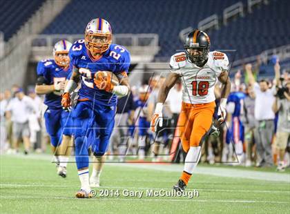 Thumbnail 2 in Bolles vs. Washington (FHSAA 4A Final) photogallery.