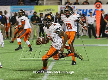 Thumbnail 2 in Bolles vs. Washington (FHSAA 4A Final) photogallery.